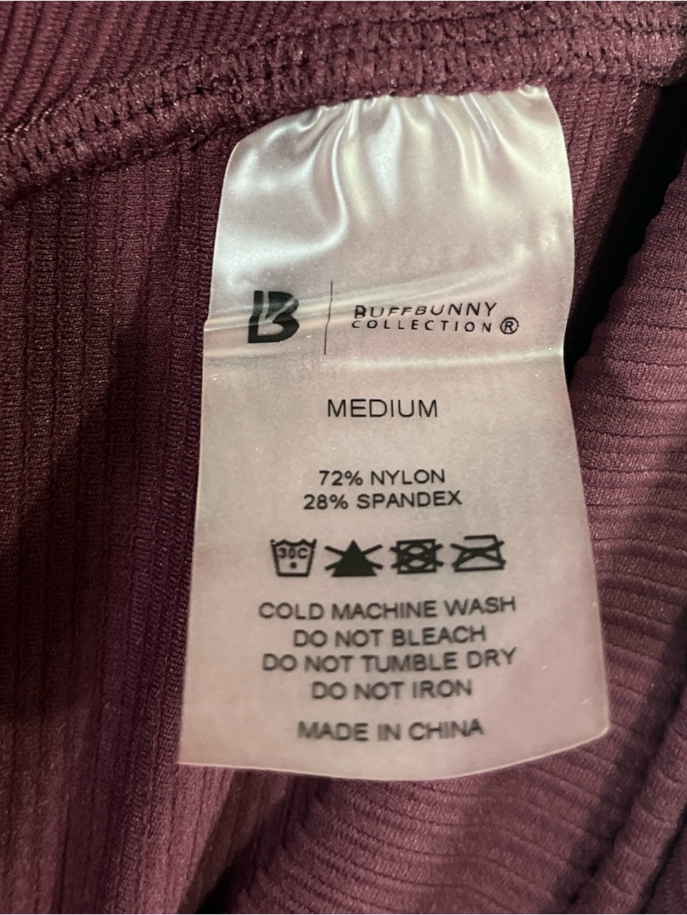 BuffBunny Collection Cross Waist Ribbed 7/8 Legging size Medium in Burgundy - Picture 6 of 6